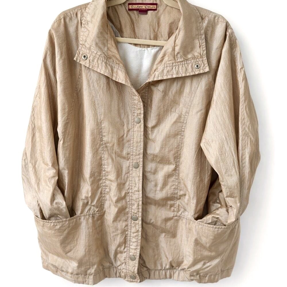 90s Tudor Court Iridescent Champagne Windbreaker Snap Front Size XL Grandmacore